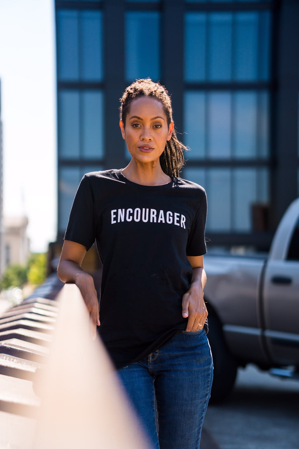 BLACK ENCOURAGER TEE