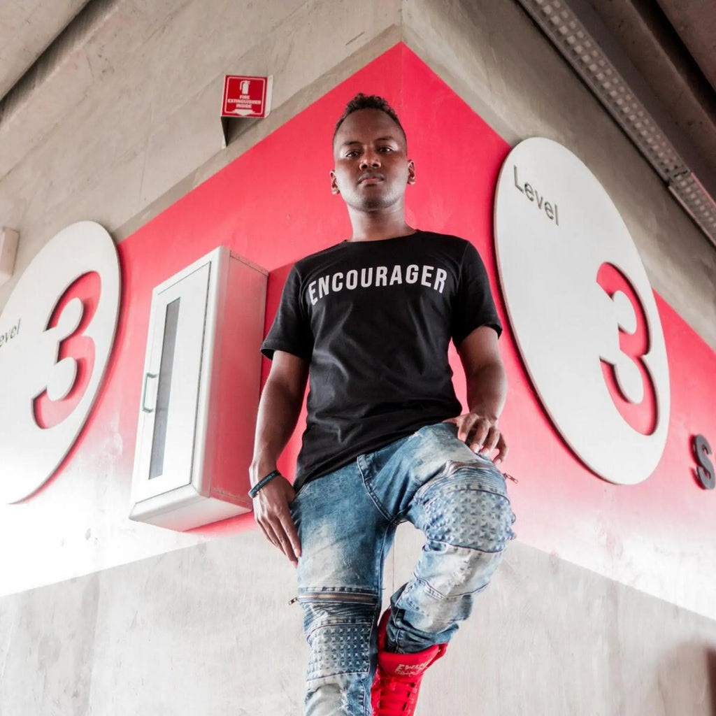BLACK ENCOURAGER TEE